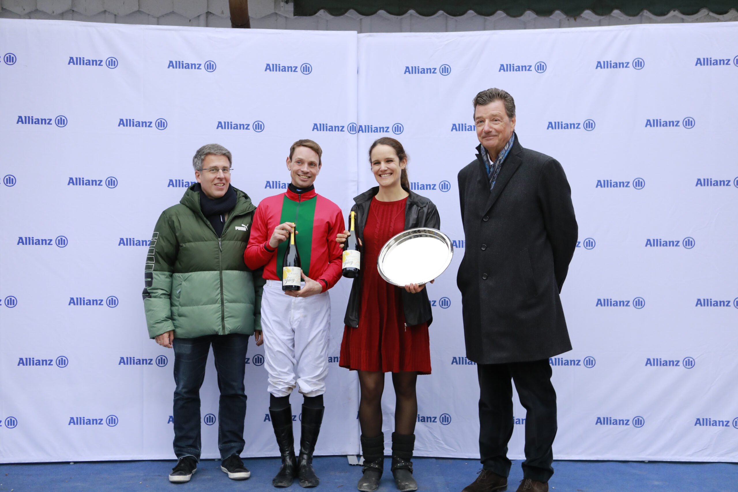 10.11.2024 - Munich; Winners presentation with MIchael Haehn (Wettstar), Miguel Lopez, Janina Boysen and Michael Motschmann (Chairman Muenchener Rennverein e.V.) after winning the HKJC World Pool Handicap with Picnic En Ville at Munich-Racecourse/Germany. Credit: Lajos-Eric Balogh/turfstock.com